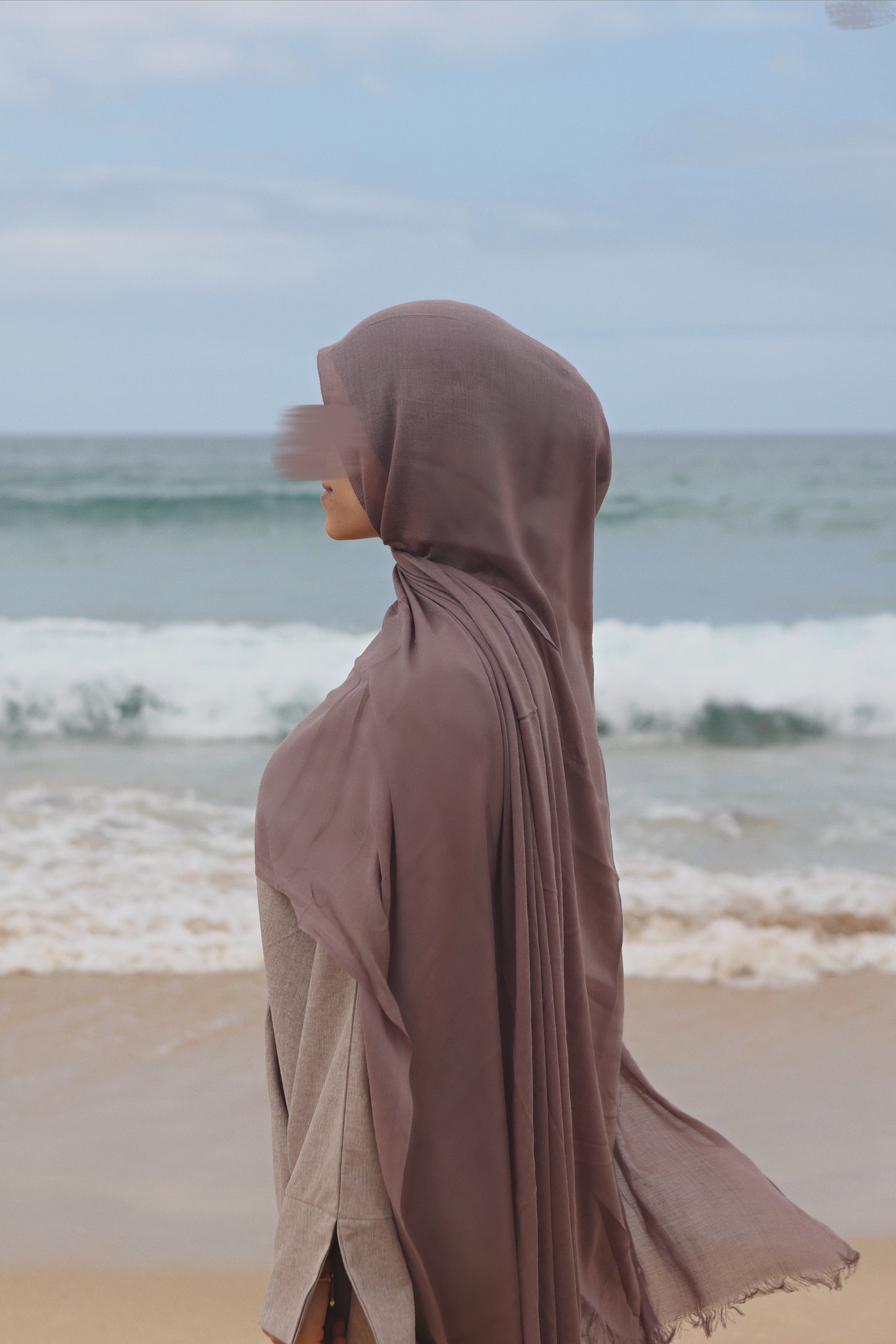 شيلة ابيها الشتوية المظلمة