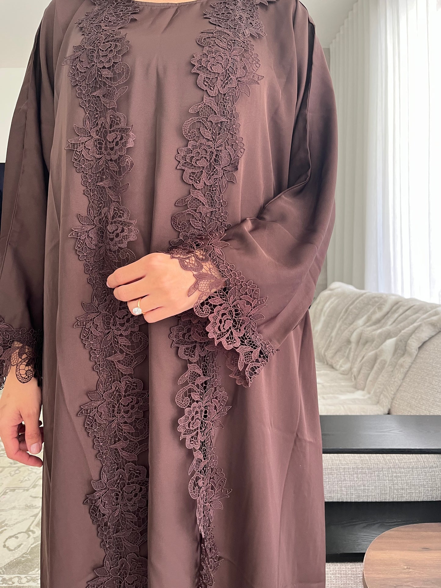 Noůr Lace Abaya Set - AW26