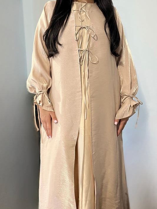 Dahābi Bowtie Abaya