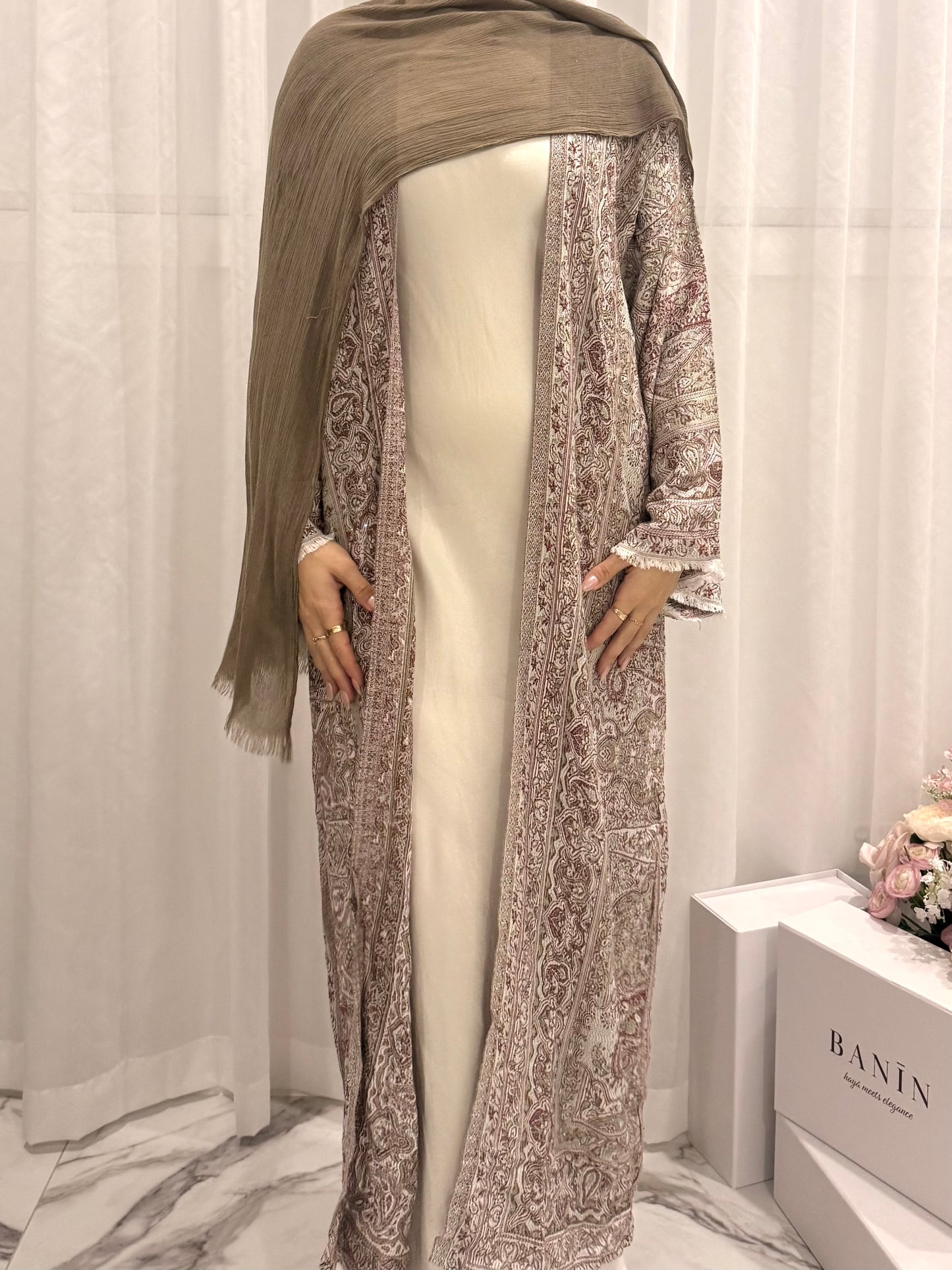 Nŷla Pashmina Abaya - AW26